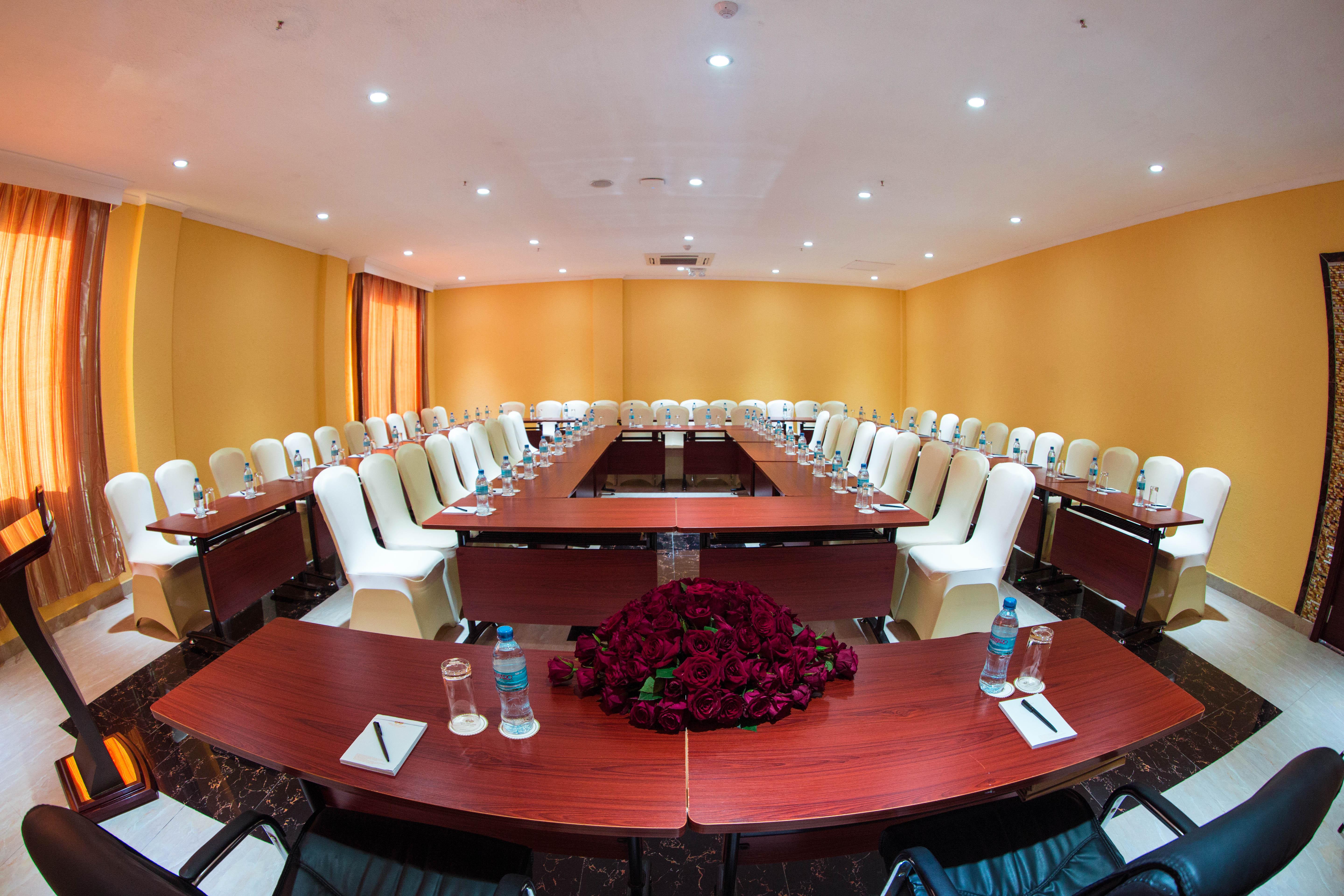 Tiffany Diamond Hotels Ltd - Makunganya Darüsselam Dış mekan fotoğraf