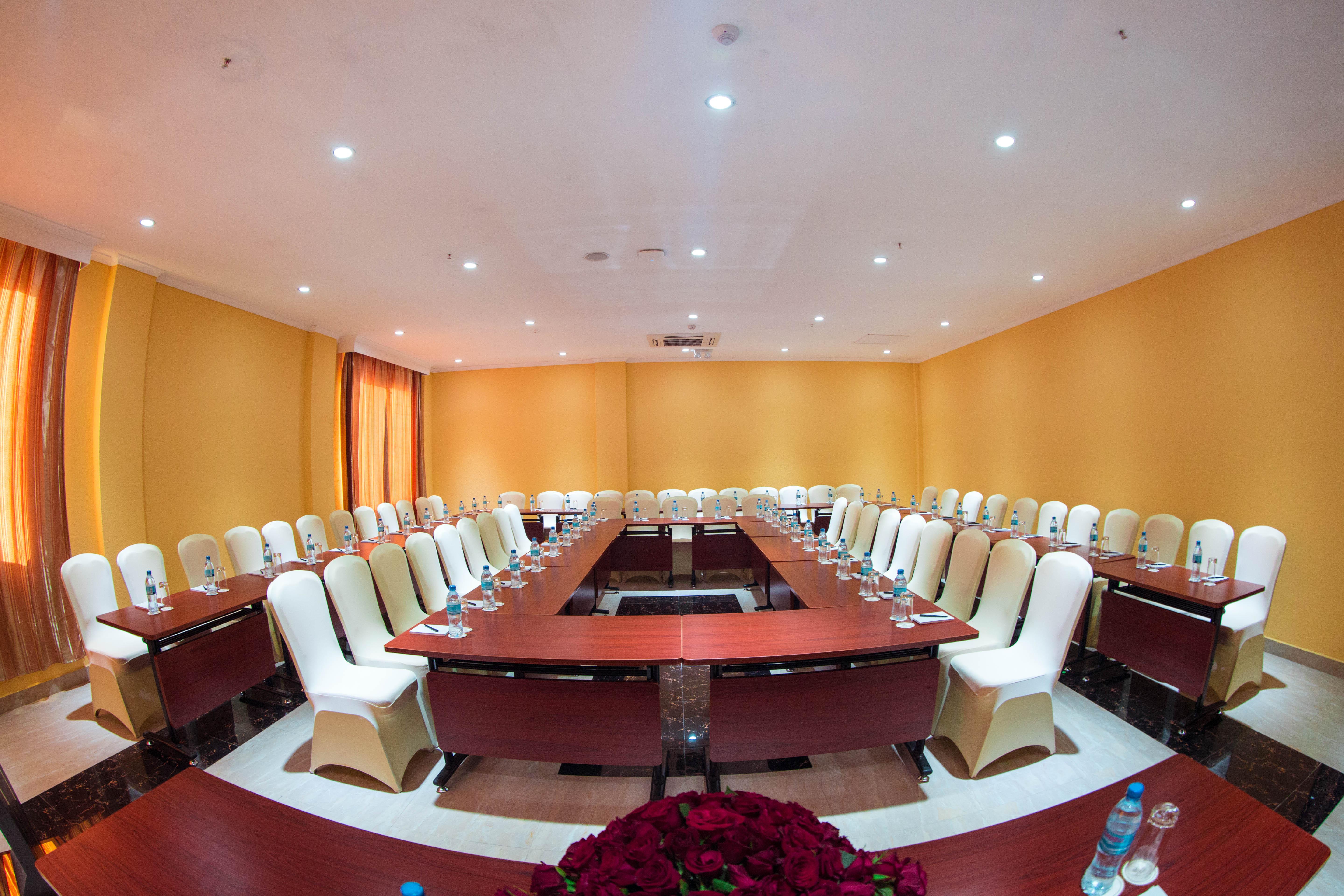 Tiffany Diamond Hotels Ltd - Makunganya Darüsselam Dış mekan fotoğraf