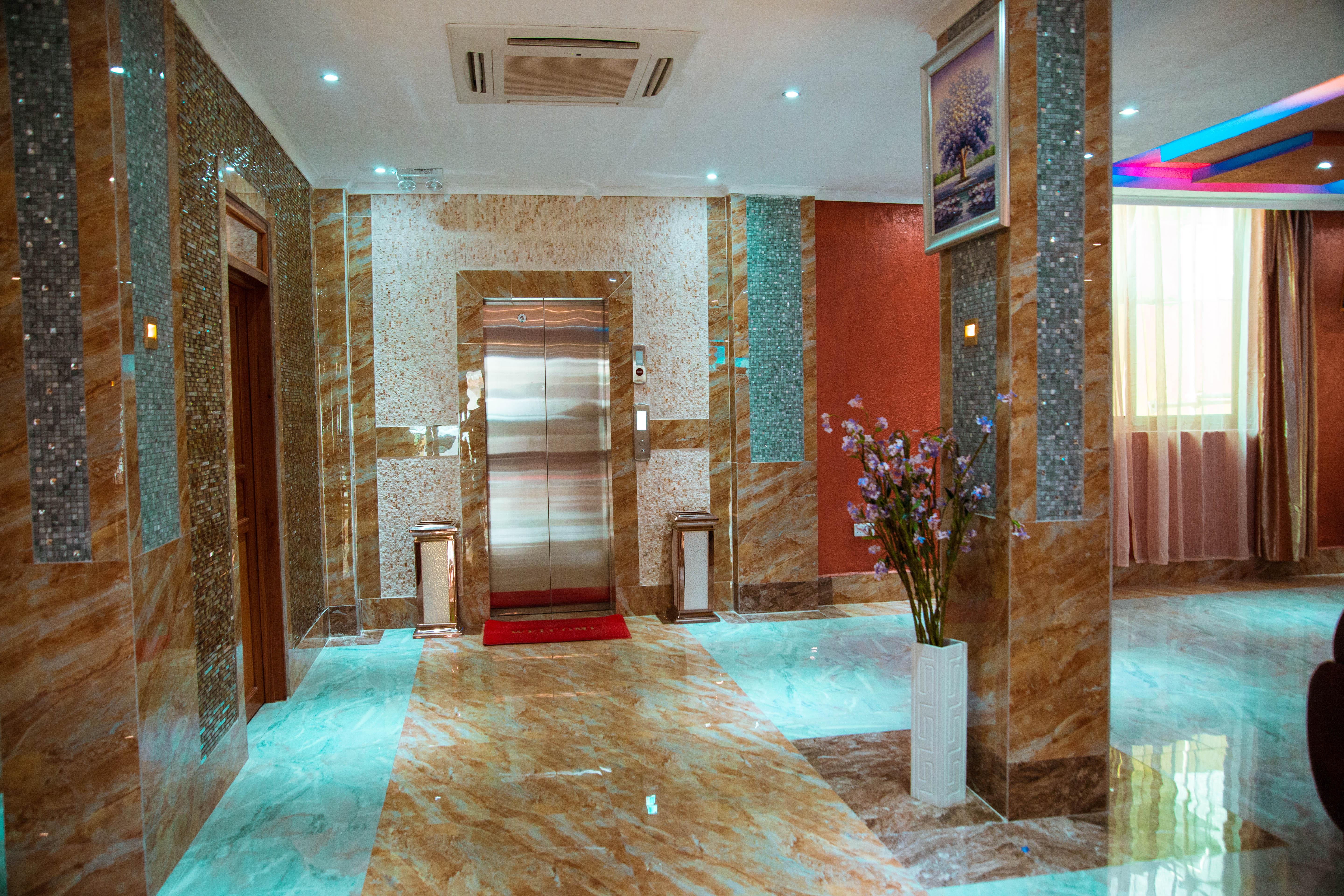 Tiffany Diamond Hotels Ltd - Makunganya Darüsselam Dış mekan fotoğraf