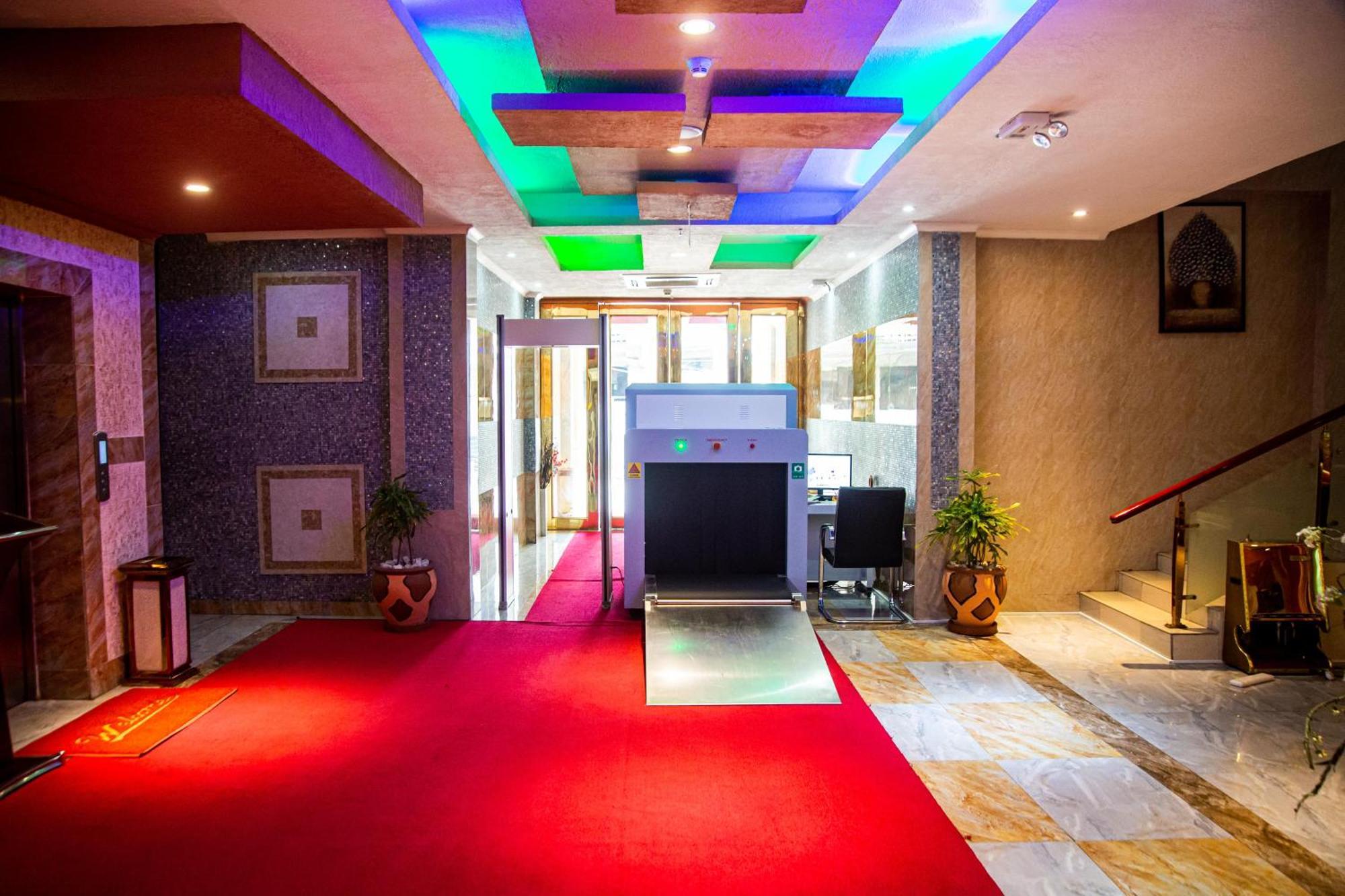 Tiffany Diamond Hotels Ltd - Makunganya Darüsselam Dış mekan fotoğraf