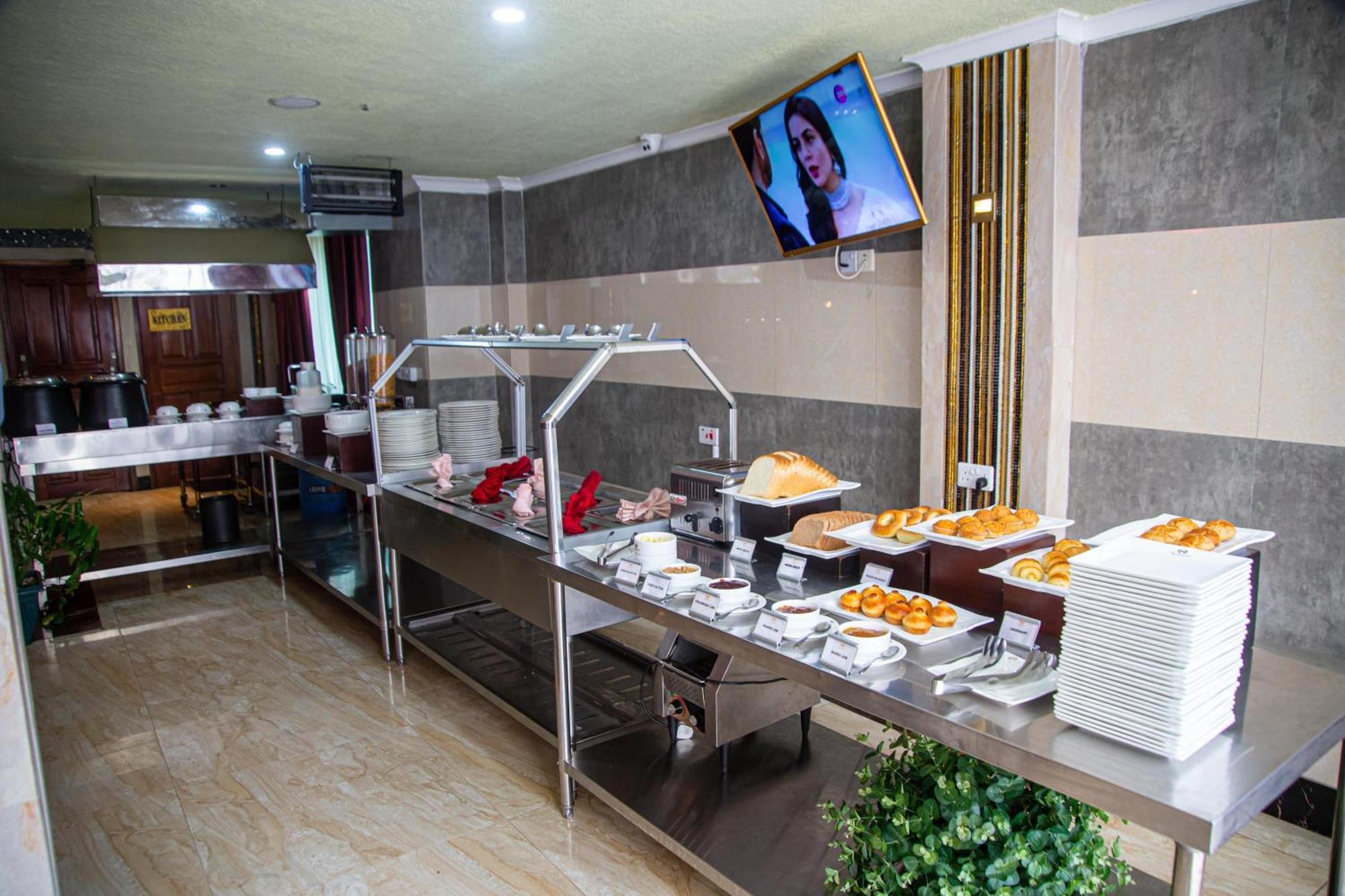 Tiffany Diamond Hotels Ltd - Makunganya Darüsselam Dış mekan fotoğraf