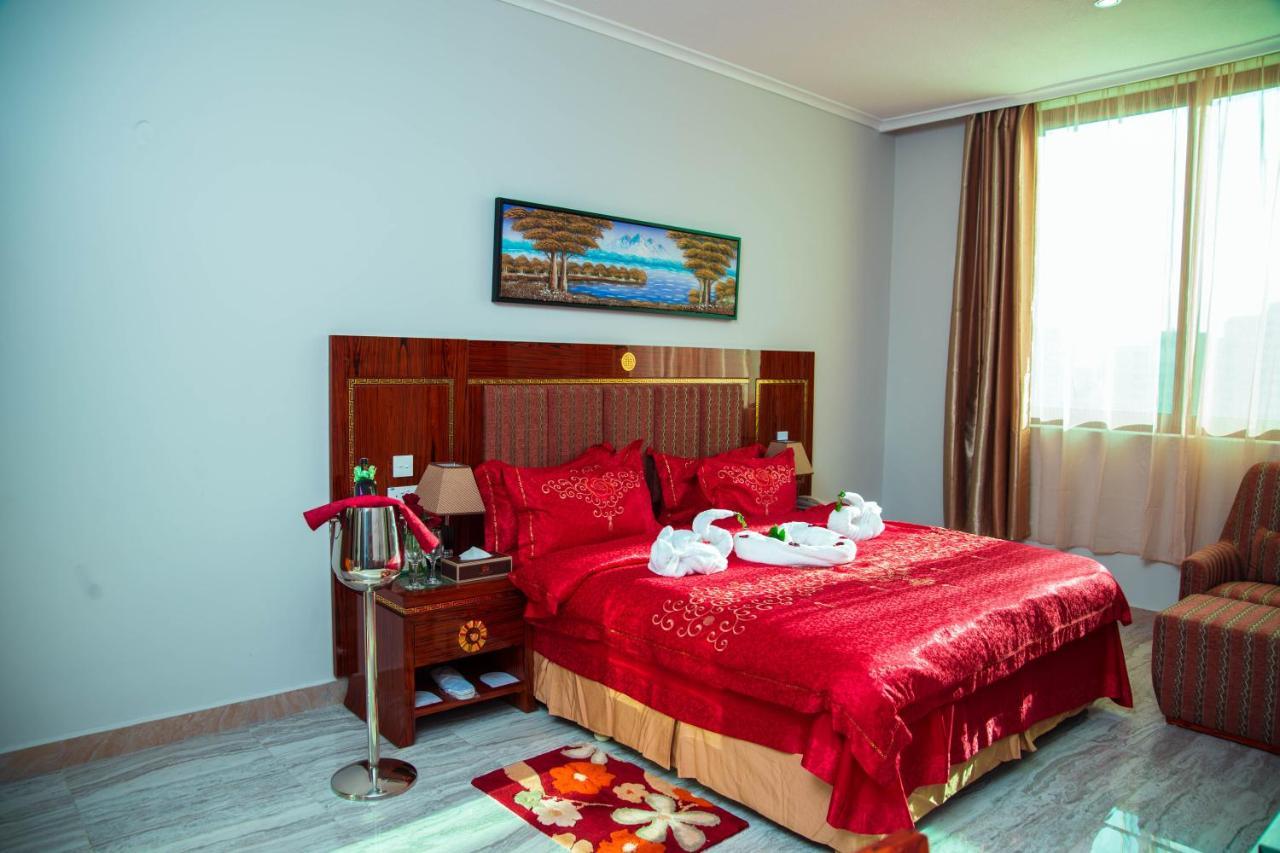 Tiffany Diamond Hotels Ltd - Makunganya Darüsselam Dış mekan fotoğraf